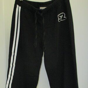 ARIZONA JEAN COMPANY BLACK CROPPED PANTS - SIZE SMALL